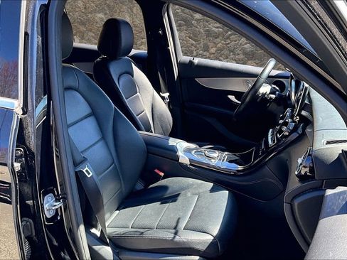 Used 2017 Mercedes-Benz GLC 300 4MATIC image 7