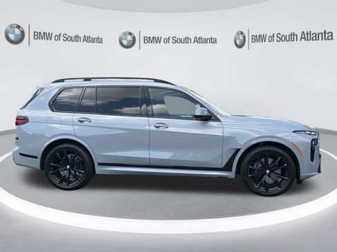 Used 2026 BMW X7 xDrive40i w/ M Sport Package AWD/4WD image 32
