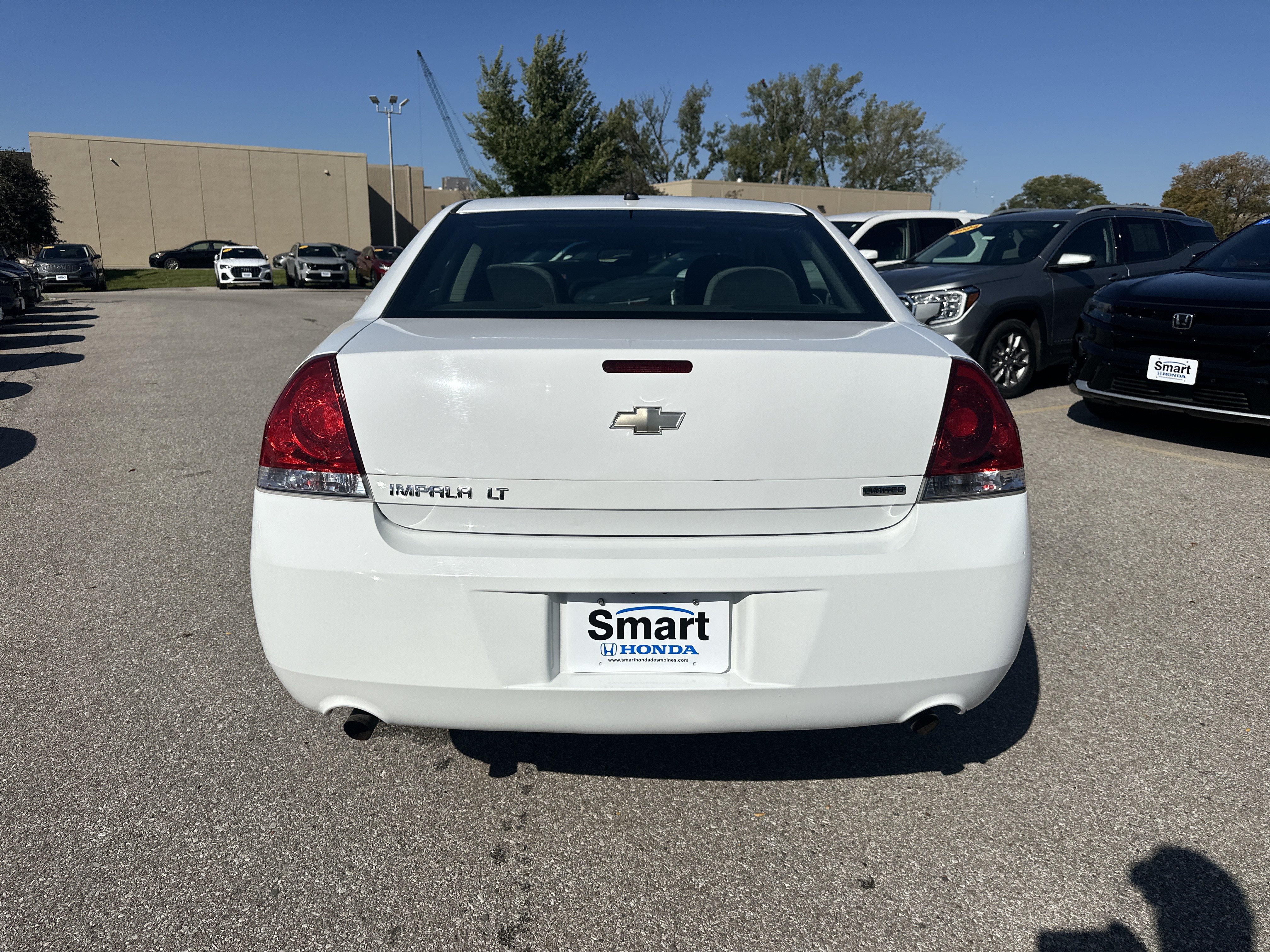 Used 2014 Chevrolet Impala LT w/ LT Sunroof Package FWD image 9