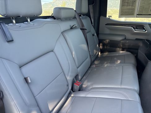 Used 2022 GMC Sierra 1500 SLT w/ X31 Off-Road Package AWD/4WD image 23