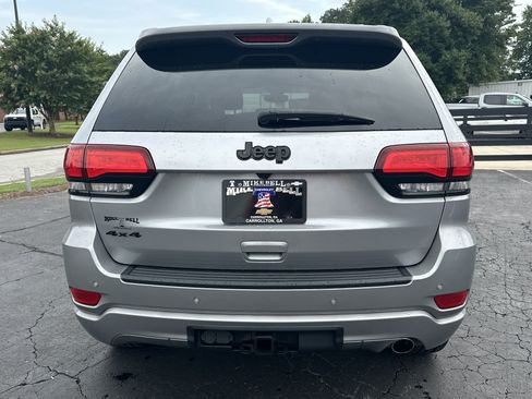Used 2020 Jeep Grand Cherokee Altitude AWD/4WD image 7