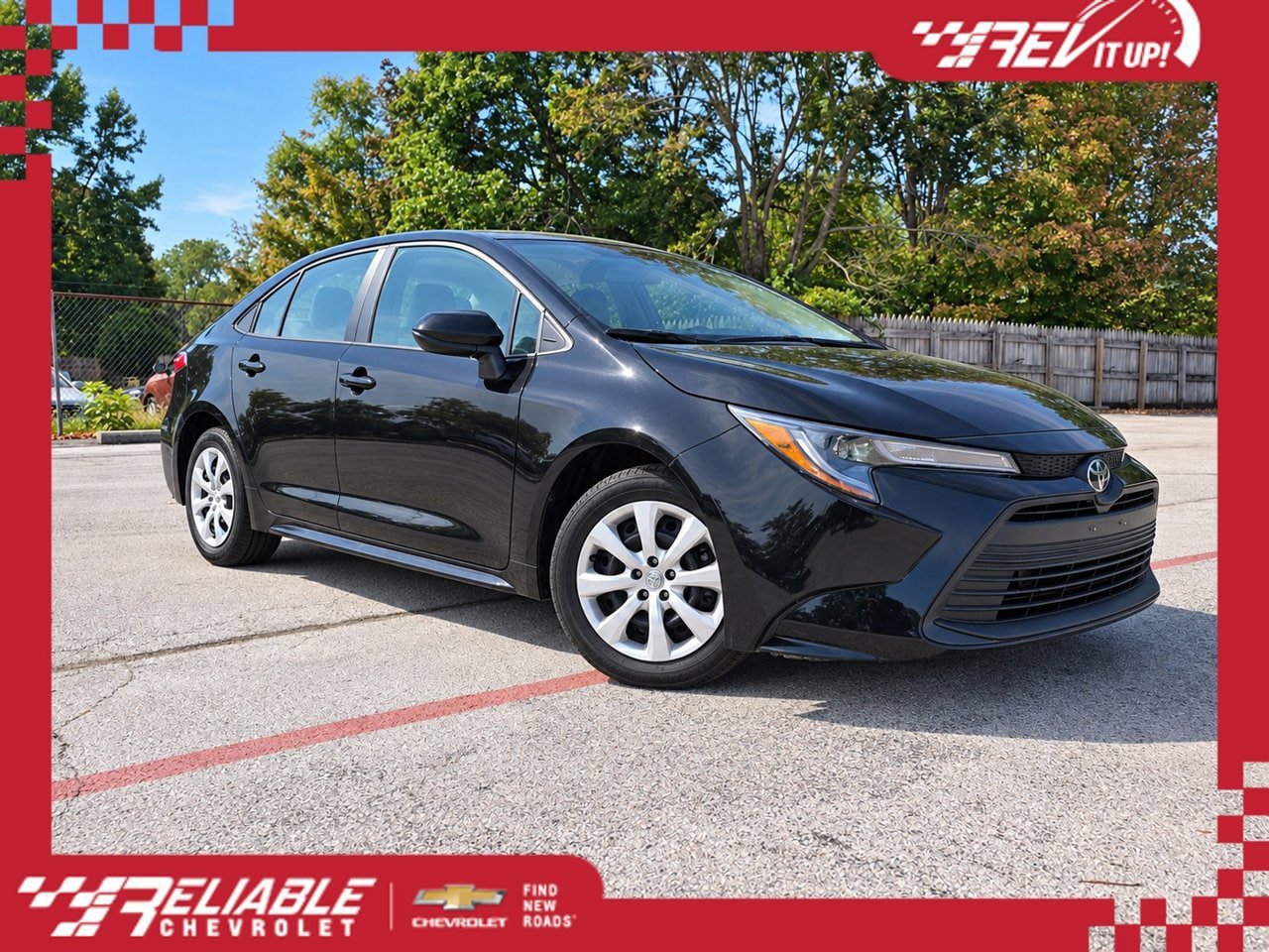 Used 2025 Toyota Corolla LE FWD image 1