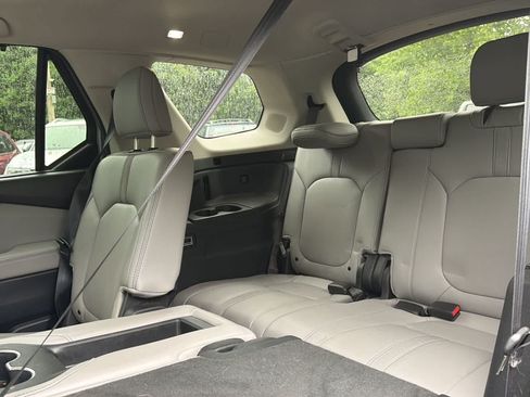 Used 2025 Honda Pilot Touring image 16