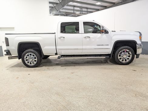 Used 2016 GMC Sierra 3500 Denali w/ Duramax Plus Package AWD/4WD image 2