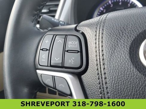Used 2019 Toyota Highlander XLE FWD image 33