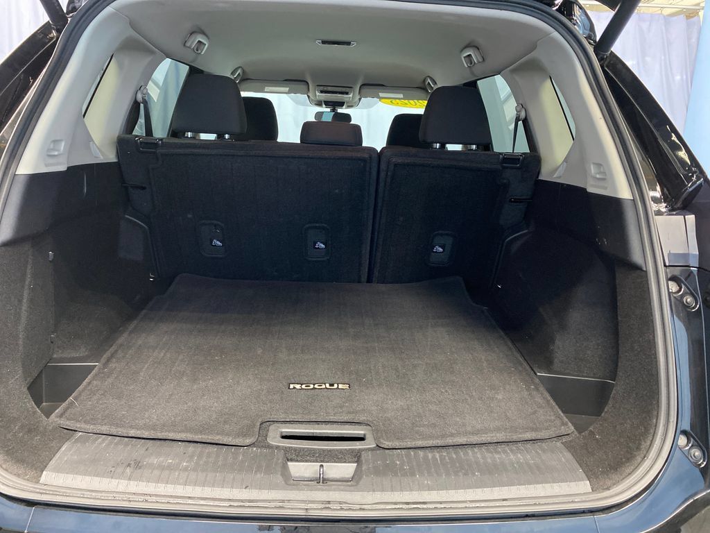 Used 2025 Nissan Rogue SV AWD/4WD image 33