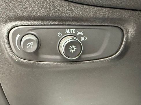 Used 2020 Chevrolet Equinox LS FWD image 22