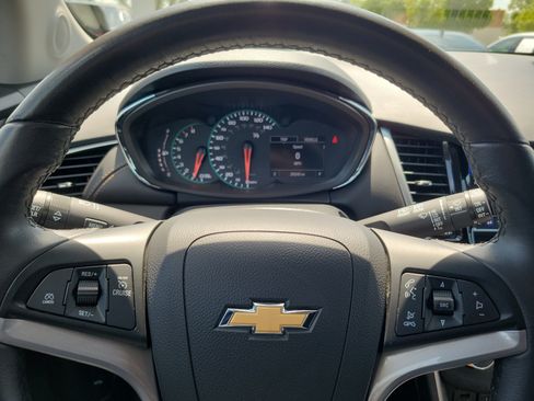 Used 2020 Chevrolet Trax LT w/ Driver Confidence Package FWD image 20