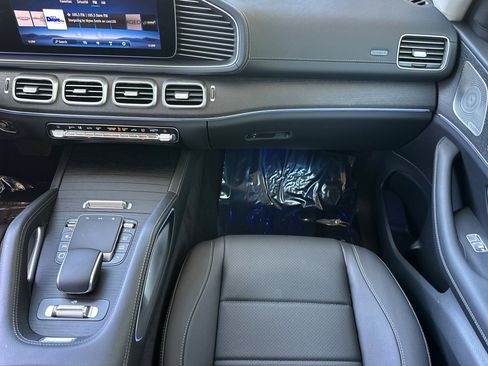 Used 2026 Mercedes-Benz GLS 450 4MATIC image 30