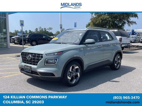 Used 2025 Hyundai Venue SEL FWD image 3