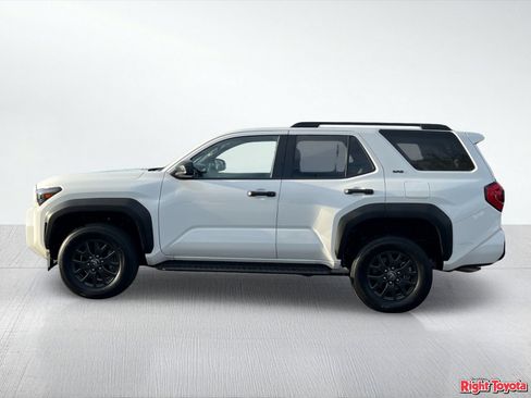 Certified 2025 Toyota 4Runner SR5 AWD/4WD image 4
