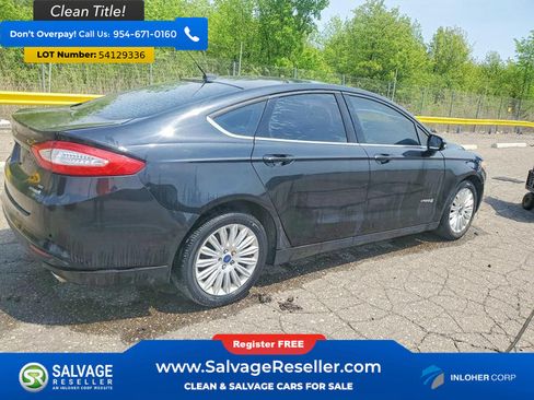 Used 2014 Ford Fusion SE FWD image 4