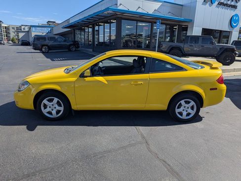Used 2009 Pontiac G5 FWD image 8