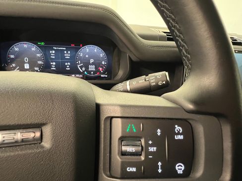 Used 2024 Land Rover Defender 130 X-Dynamic SE image 26