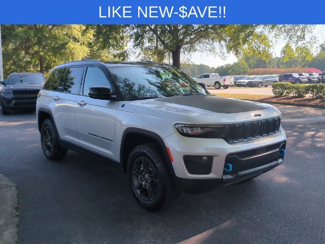 Used 2025 Jeep Grand Cherokee Trailhawk w/ Advanced Protech Group II AWD/4WD image 7