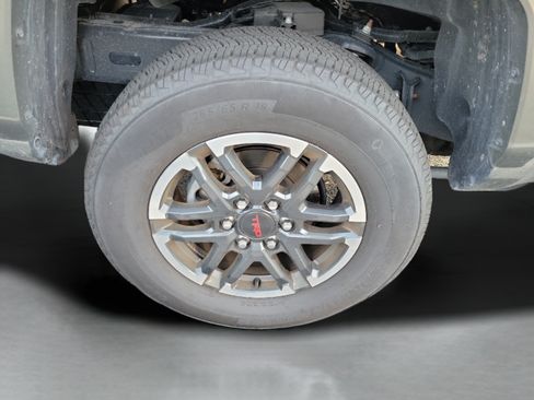 Used 2025 Toyota Tacoma TRD Sport RWD image 18