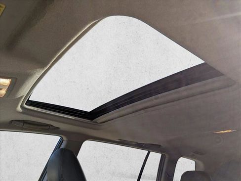 Used 2013 Toyota Highlander SE image 12