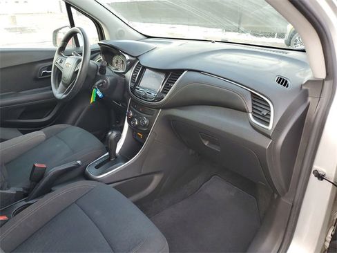 Certified 2020 Chevrolet Trax LS w/ Tint and Cruise Package image 26