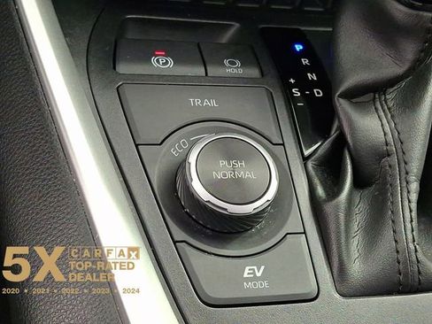 Used 2023 Toyota RAV4 XLE Premium image 29