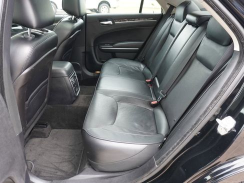 Used 2016 Chrysler 300 C RWD image 18