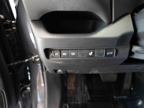 Used 2024 Toyota RAV4 SE w/ Convenience Package AWD/4WD image 11
