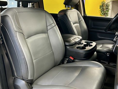 Used 2020 RAM 3500 Tradesman w/ Chrome Appearance Group image 16