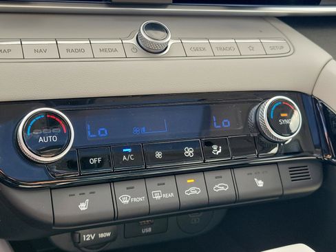 New 2026 Hyundai Elantra Limited FWD image 30