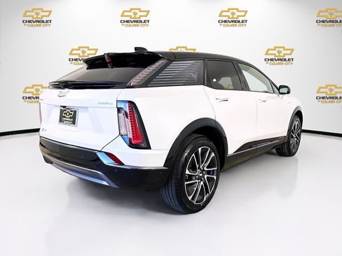 Used 2025 Cadillac Optiq Sport 1 AWD/4WD image 8