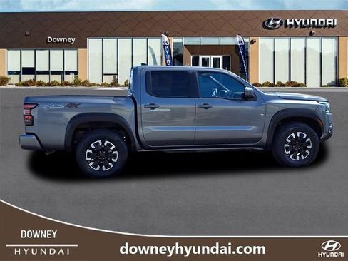 Used 2024 Nissan Frontier PRO-4X image 3