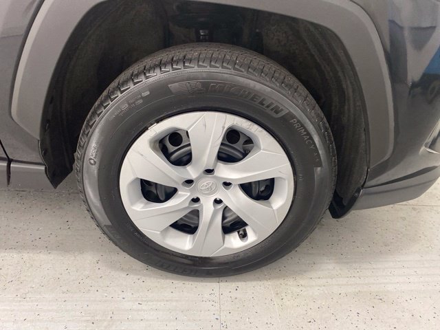 Certified 2025 Toyota RAV4 LE AWD/4WD image 9