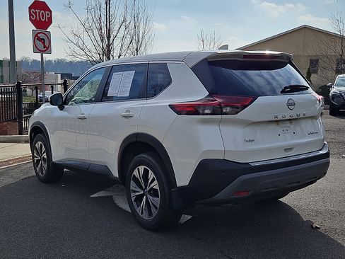 Certified 2023 Nissan Rogue SV image 4