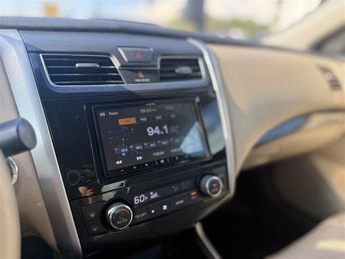 Used 2015 Nissan Altima 2.5 SL FWD image 15