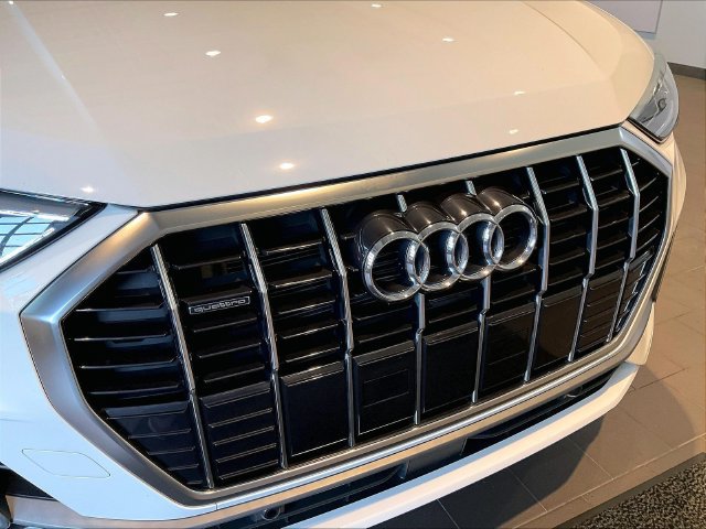 Certified 2023 Audi Q3 2.0T Premium w/ Convenience Package AWD/4WD image 32