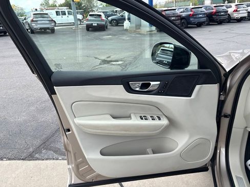 Certified 2023 Volvo XC60 B5 Plus w/ Climate Package AWD/4WD image 15