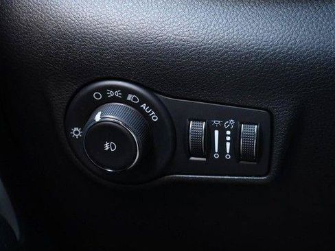 Used 2025 Jeep Compass Limited AWD/4WD image 18