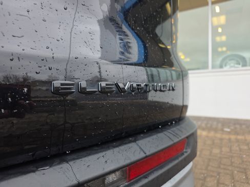 Used 2025 GMC Acadia Elevation image 13