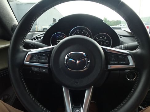 Used 2023 MAZDA MX-5 Miata Grand Touring w/ Weather Package RWD image 16