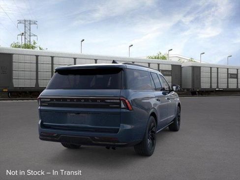 New 2026 Lincoln Navigator L Reserve w/ Jet Appearance Package AWD/4WD image 8
