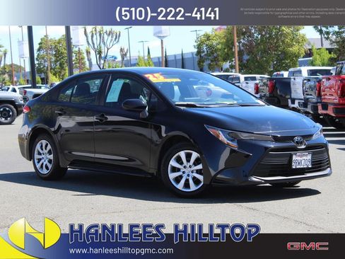 Used 2025 Toyota Corolla LE FWD image 1