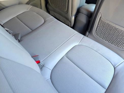 Used 2015 Kia Soul EV + FWD image 37