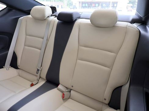 Used 2016 Honda Accord Touring image 21