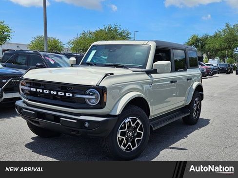 New 2026 Ford Bronco Outer Banks AWD/4WD image 1