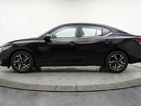 Used 2025 Nissan Sentra SV FWD image 5