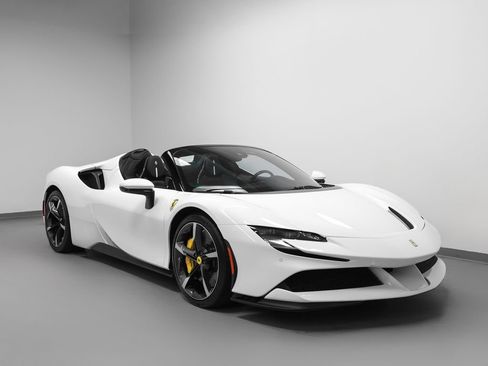 Certified 2024 Ferrari SF90 Spider AWD/4WD image 18