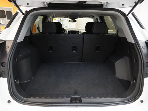 Used 2024 GMC Terrain SLE FWD image 23