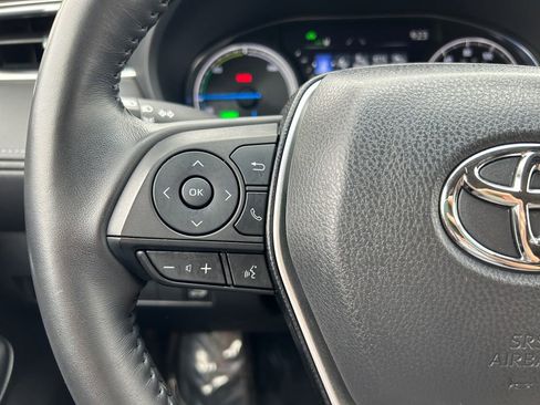 Used 2023 Toyota Venza LE image 17