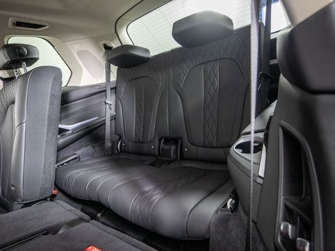 Used 2025 BMW X7 xDrive40i image 12