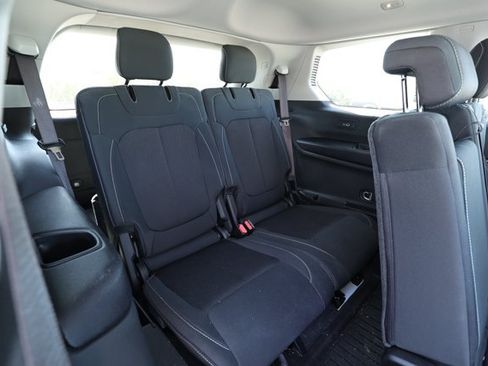 Used 2021 Jeep Grand Cherokee L Laredo w/ Luxury Tech Group I AWD/4WD image 32