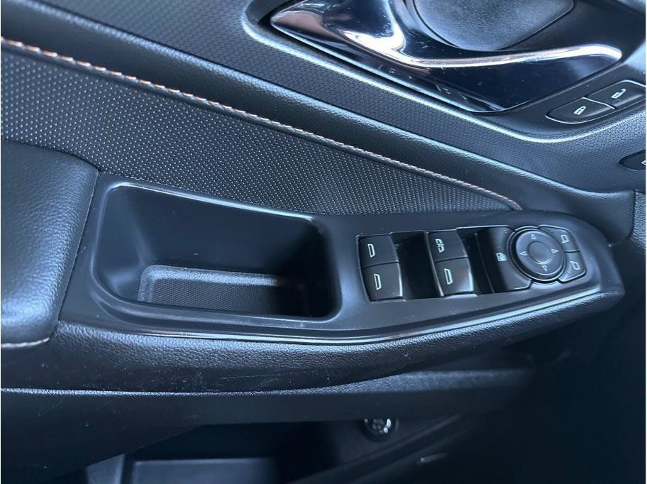Used 2021 Chevrolet Traverse Premier w/ Redline Edition FWD image 19
