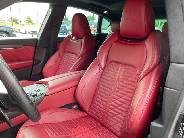 Used 2022 Maserati Levante Trofeo AWD/4WD image 28
